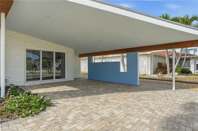 $1,225,000 | 10 Clearview Boulevard, Fort Myers Beach, FL 33931