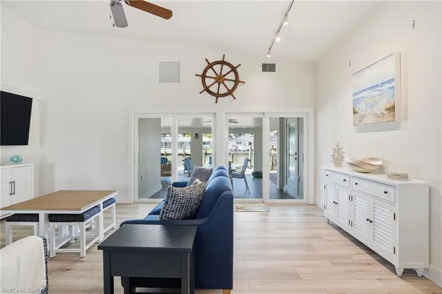 $1,225,000 | 10 Clearview Boulevard, Fort Myers Beach, FL 33931