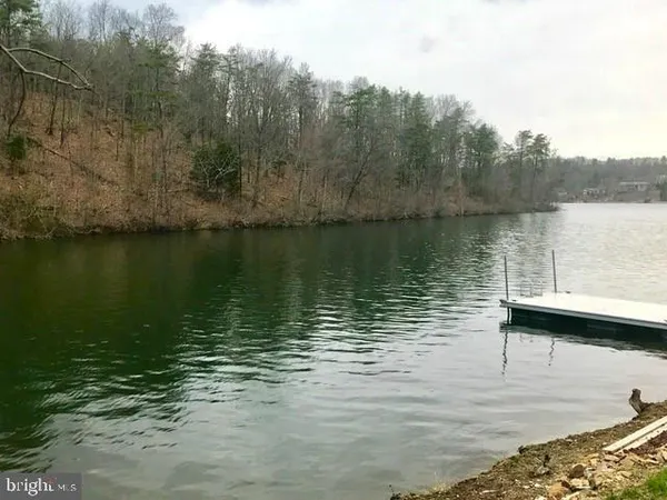 $260,000 | Sleigh Drive, Unit 193, Cross Junction, VA 22625