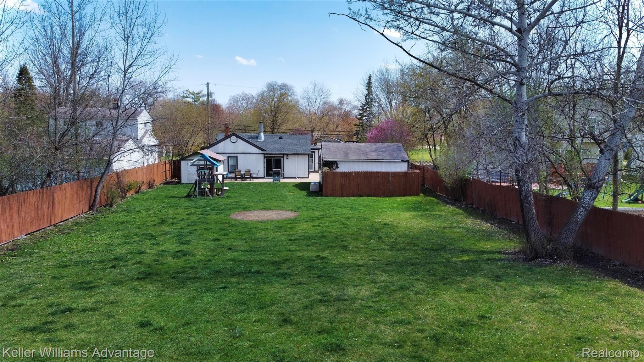 1309 Minnesota Road Troy, MI 48083 - Photo 8 of 37 DAVID _ TROY-44.jpg