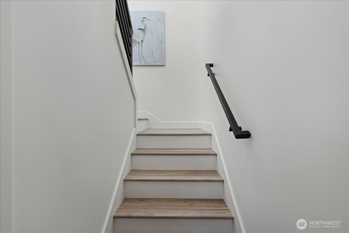 208 Skipping Stone Loop Lynden, WA 98264 - Photo 21 of 28 a view of entryway