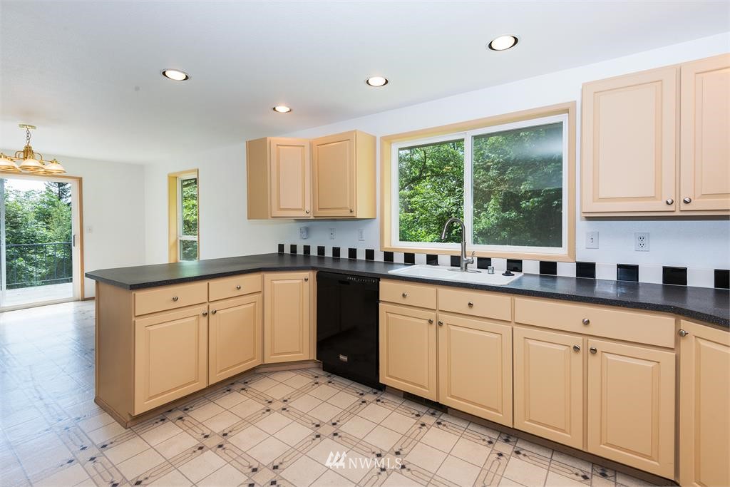10642 Southeast Cisco Road Port Orchard, WA 98367 - Photo 12 of 25 Gallery Image 12