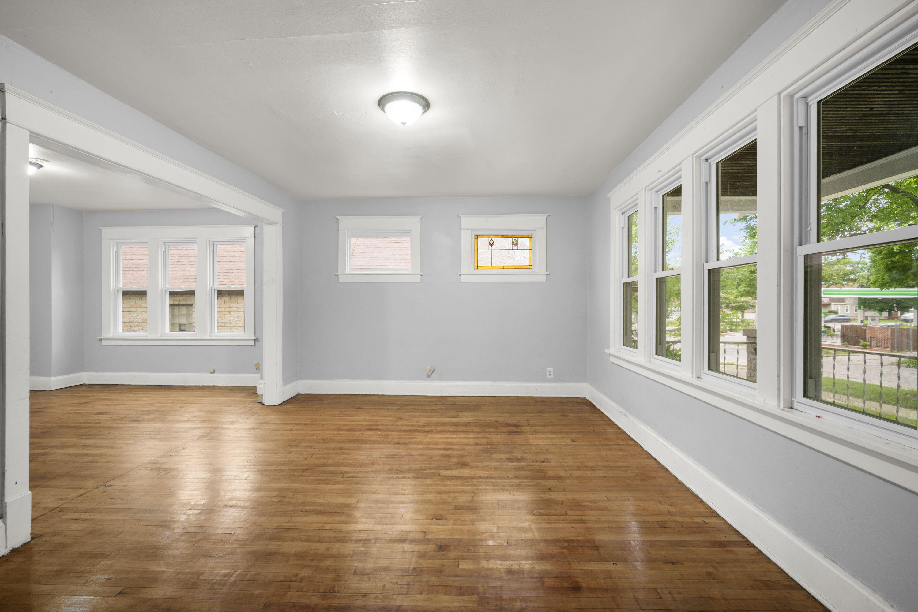 5622 North 36th Street Milwaukee, WI 53209 - Photo 5 of 21 5_imgDSC09992