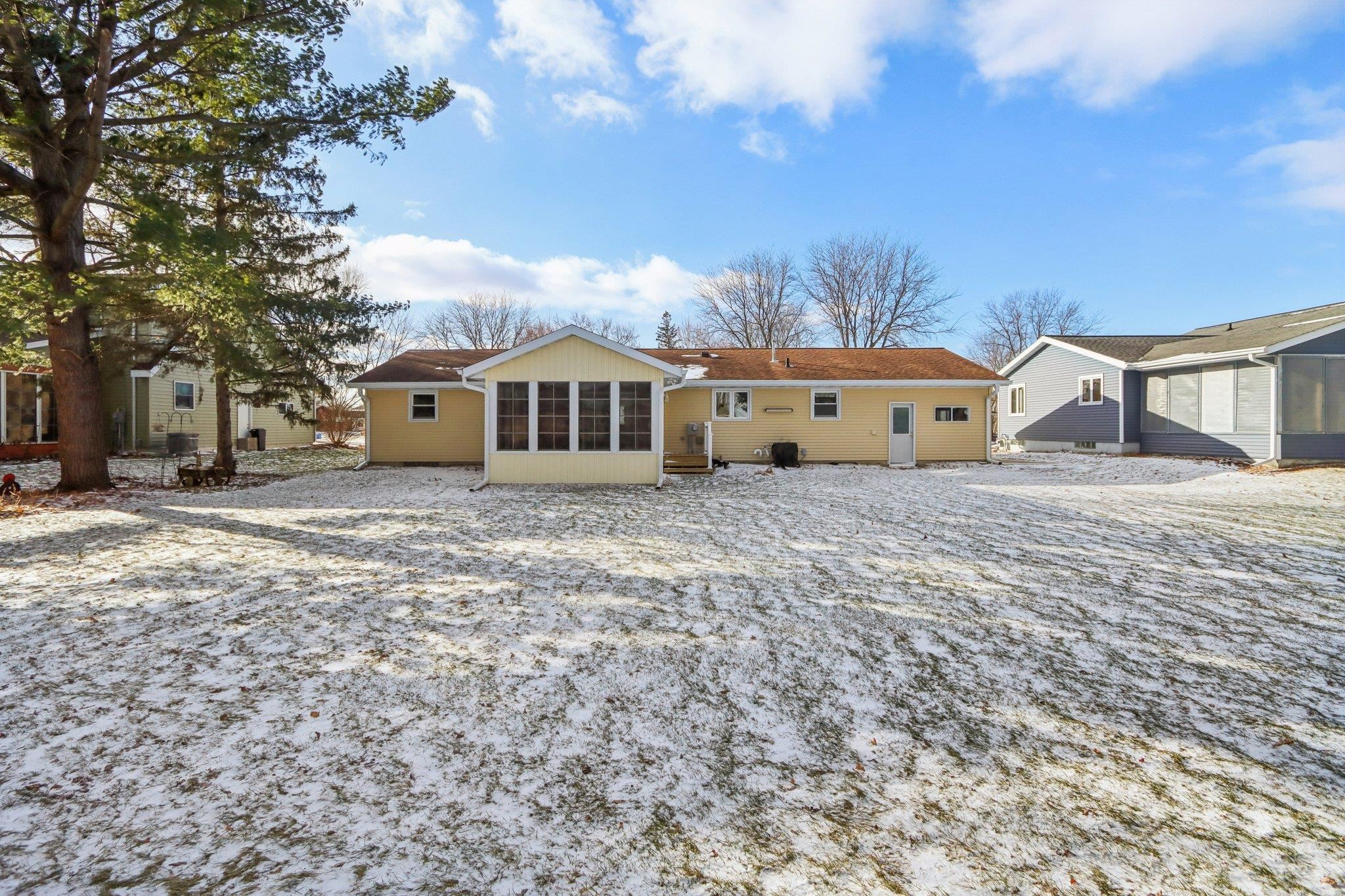 400 Raymond Road Waunakee, WI 53597 - Photo 31 of 37