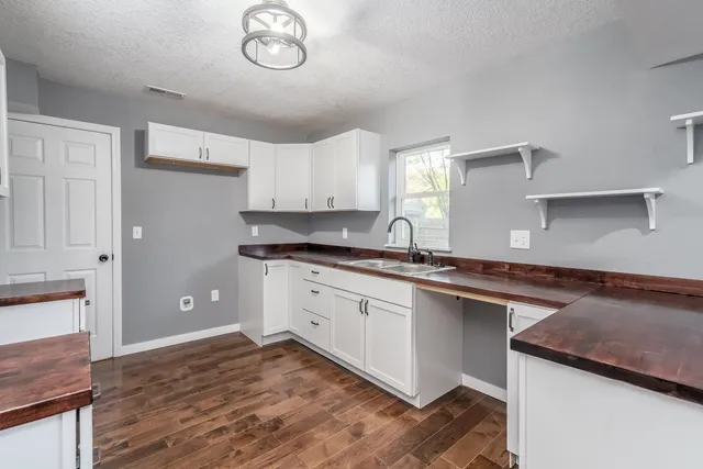 $155,900 | 208 North Madison Avenue, Sedgwick, KS 67135