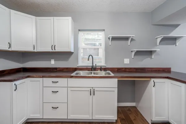 $155,900 | 208 North Madison Avenue, Sedgwick, KS 67135