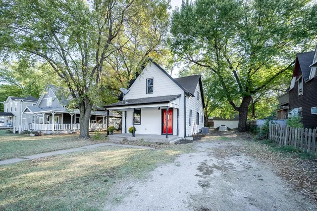 $155,900 | 208 North Madison Avenue, Sedgwick, KS 67135