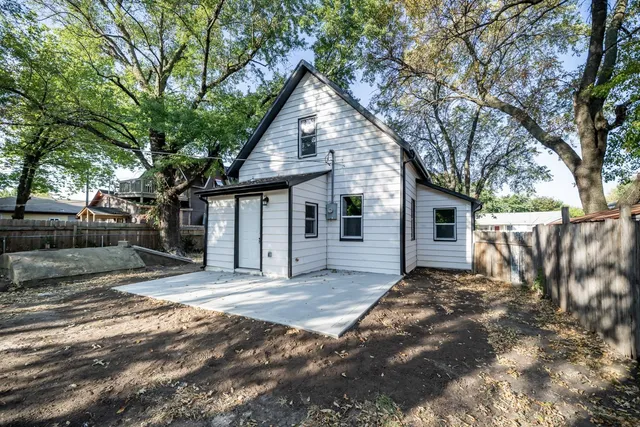 $155,900 | 208 North Madison Avenue, Sedgwick, KS 67135