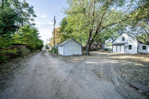 $155,900 | 208 North Madison Avenue, Sedgwick, KS 67135