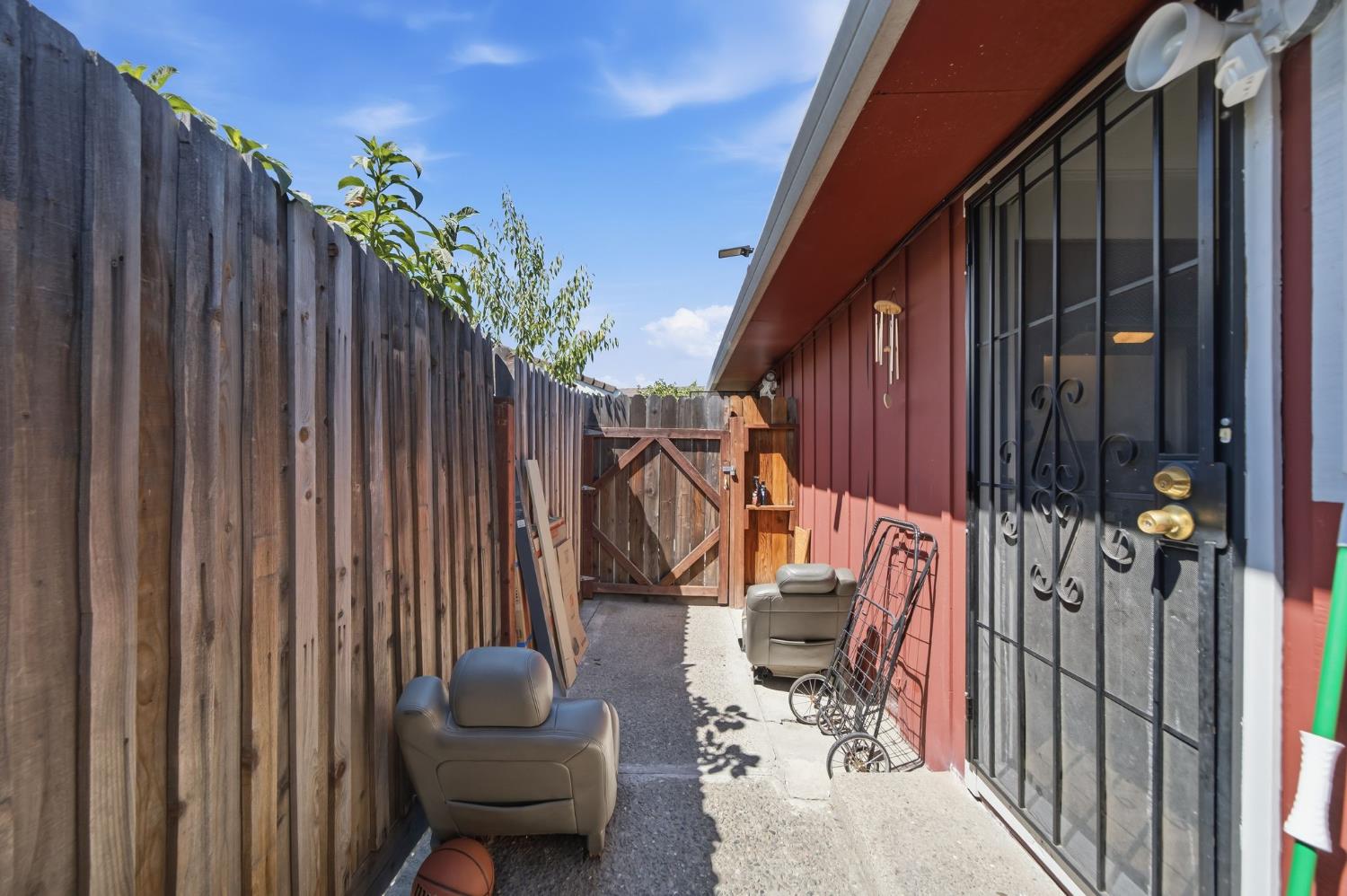 10 West Swain Road Stockton, CA 95207 - Photo 39 of 66 Gallery Image 39