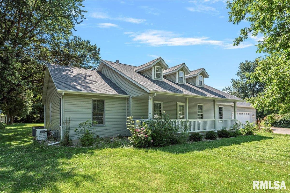 5242 Cockrell Lane Springfield, IL 62711 - Photo 1 of 45