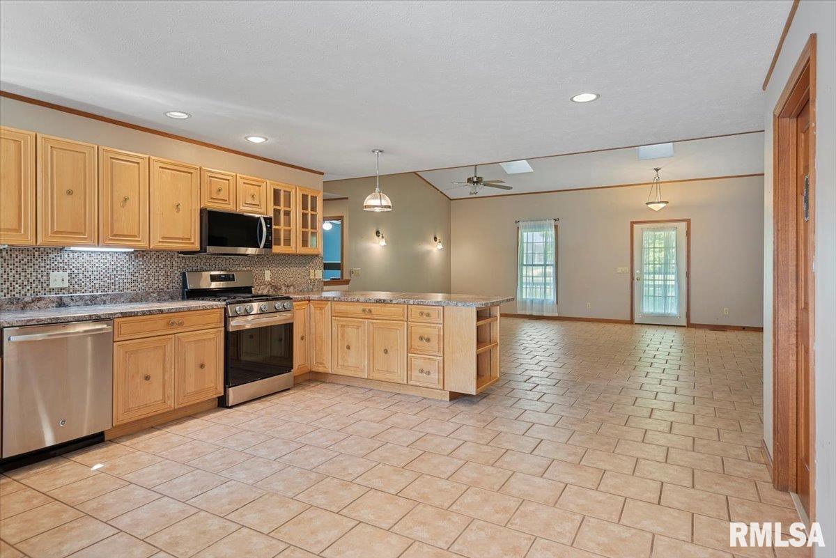 5242 Cockrell Lane Springfield, IL 62711 - Photo 13 of 45
