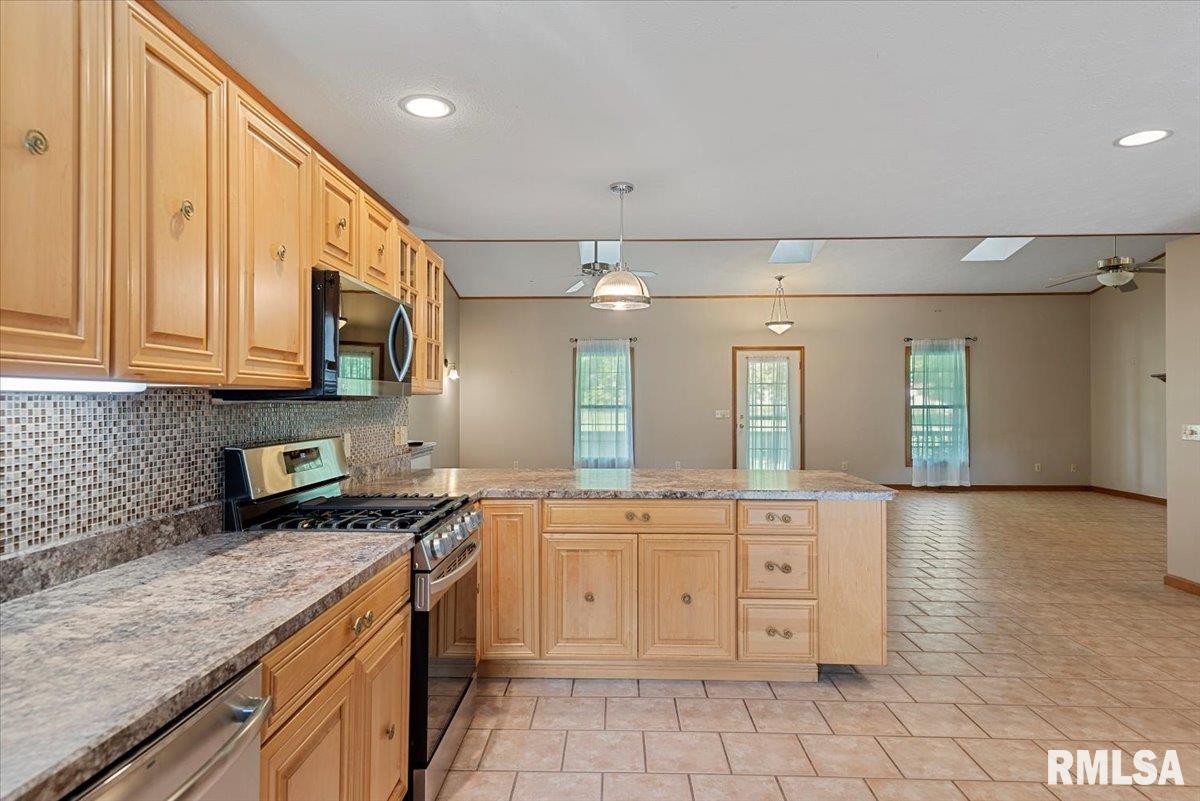5242 Cockrell Lane Springfield, IL 62711 - Photo 14 of 45
