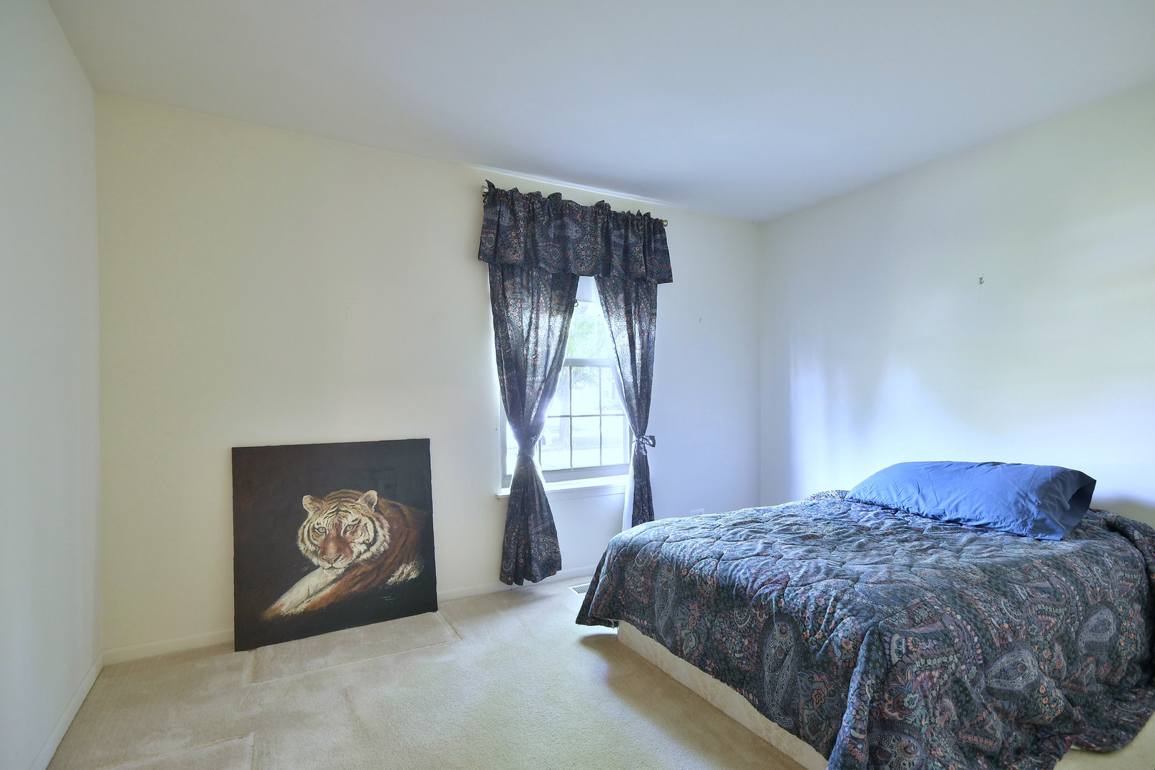 1741 Crofton Drive Algonquin, IL 60102 - Photo 18 of 32 a bedroom with a bed and a painting on the wall