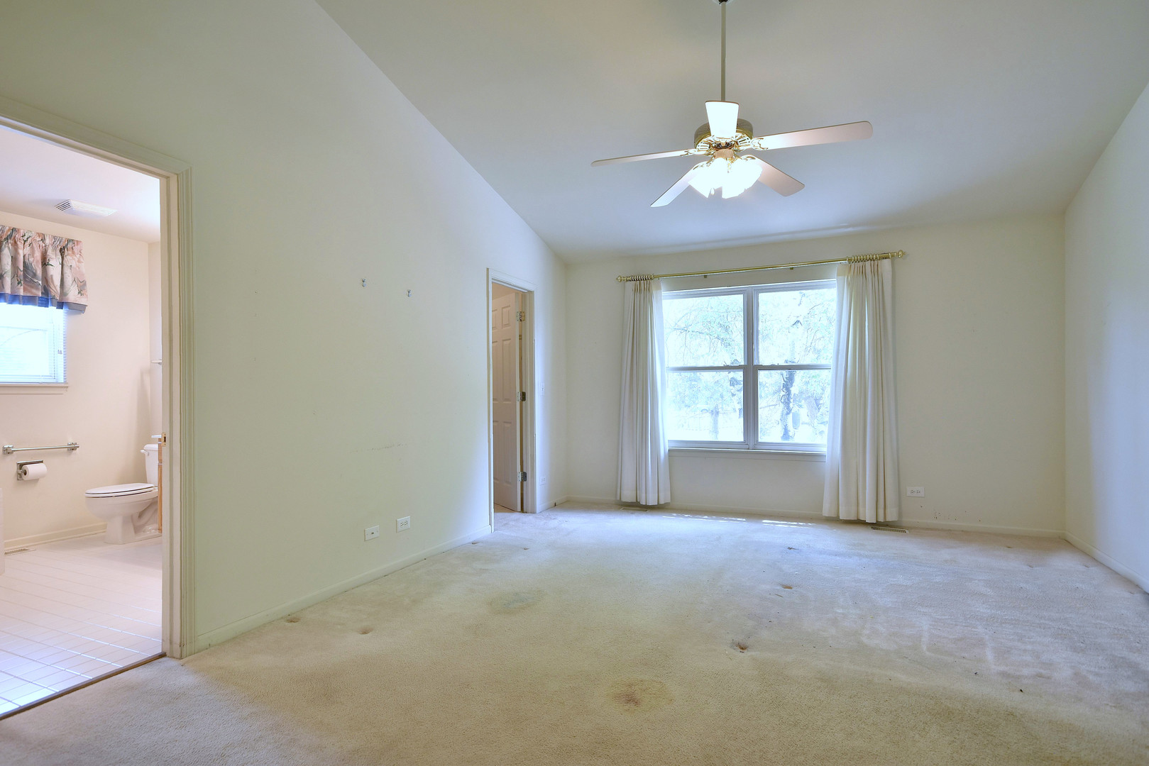 1741 Crofton Drive Algonquin, IL 60102 - Photo 8 of 32