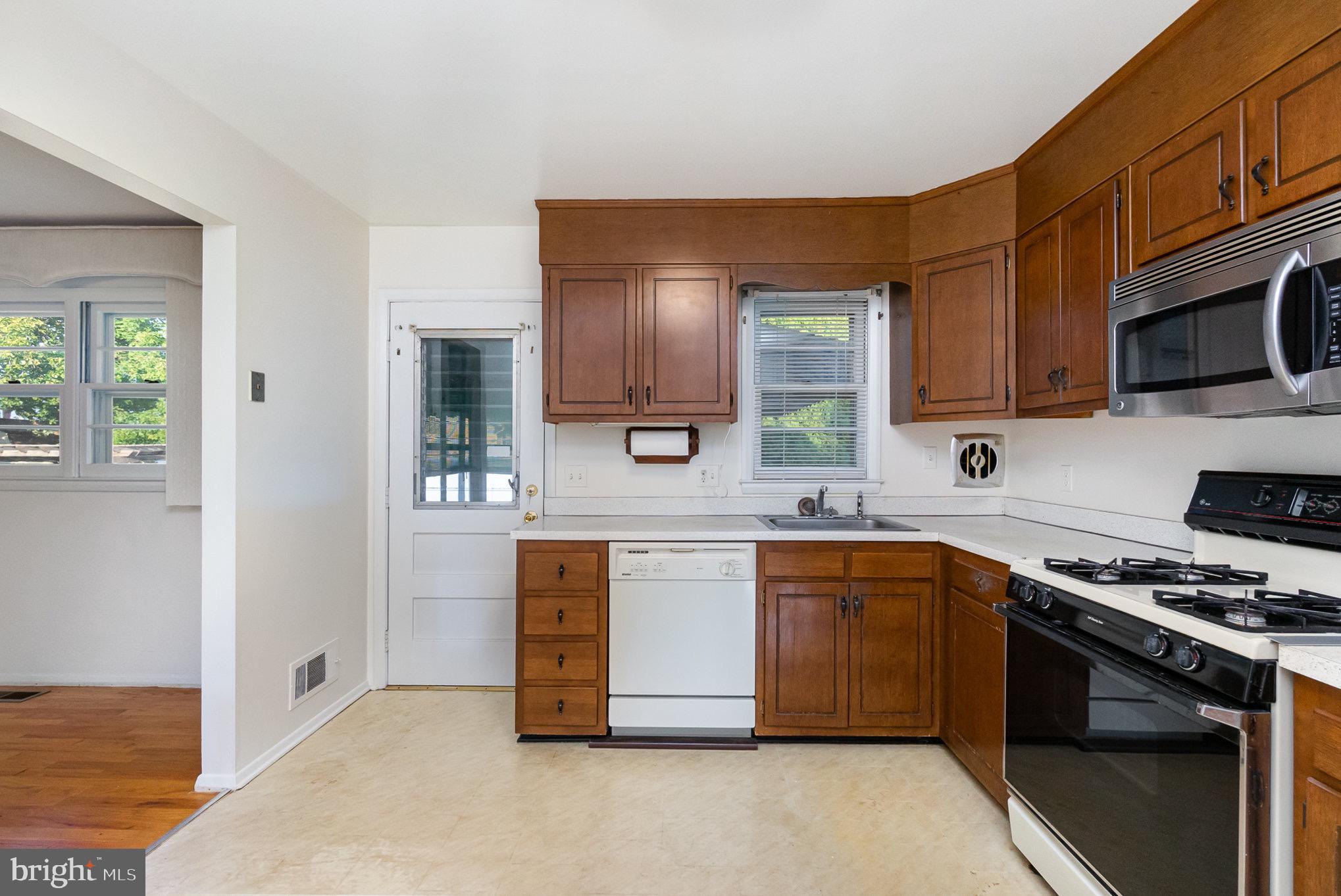 9009 Kilbride Road Nottingham, MD 21236 - Photo 10 of 27
