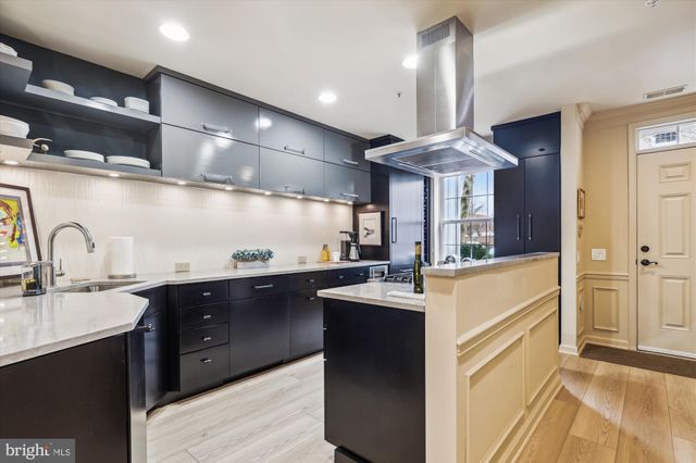 $815,000 | 1418 Roundhouse Lane, Alexandria, VA 22314