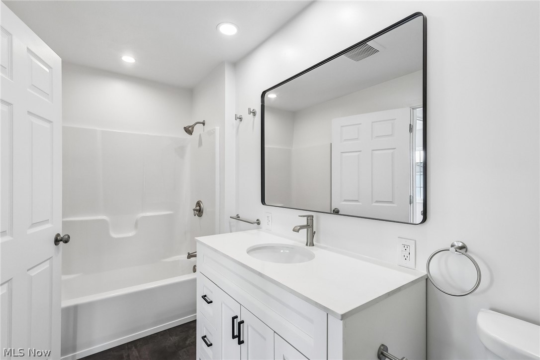 7802 Avon Lake Road Lodi, OH 44254 - Photo 22 of 44 Master Bath