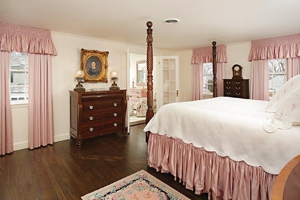 33 Fairway Road Brookline, MA 02467 - Photo 8 of 12