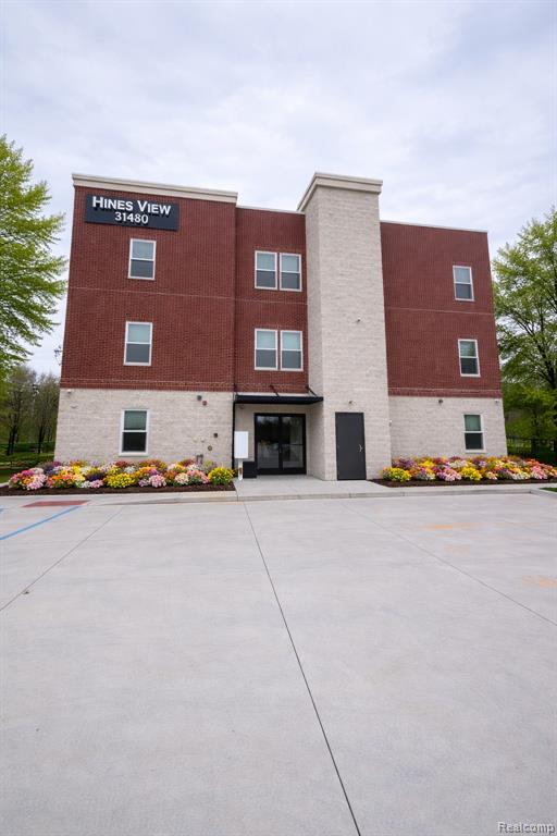 31480 Warren Road, Unit 302 Westland, MI 48185 - Photo 1 of 33