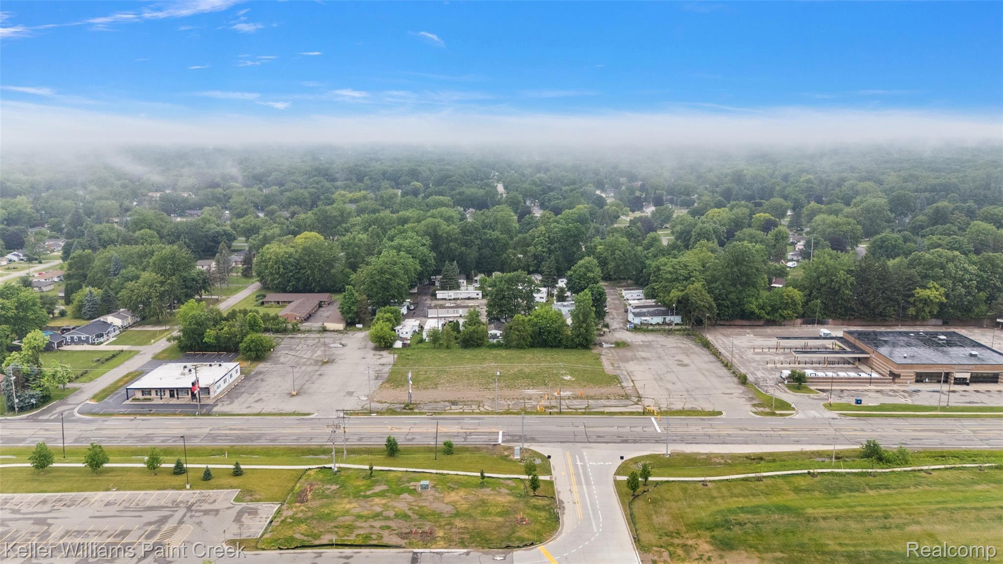 4403 Davison Road Burton, MI 48509 - Photo 20 of 27 20-4403 Davison Rd-20.jpg