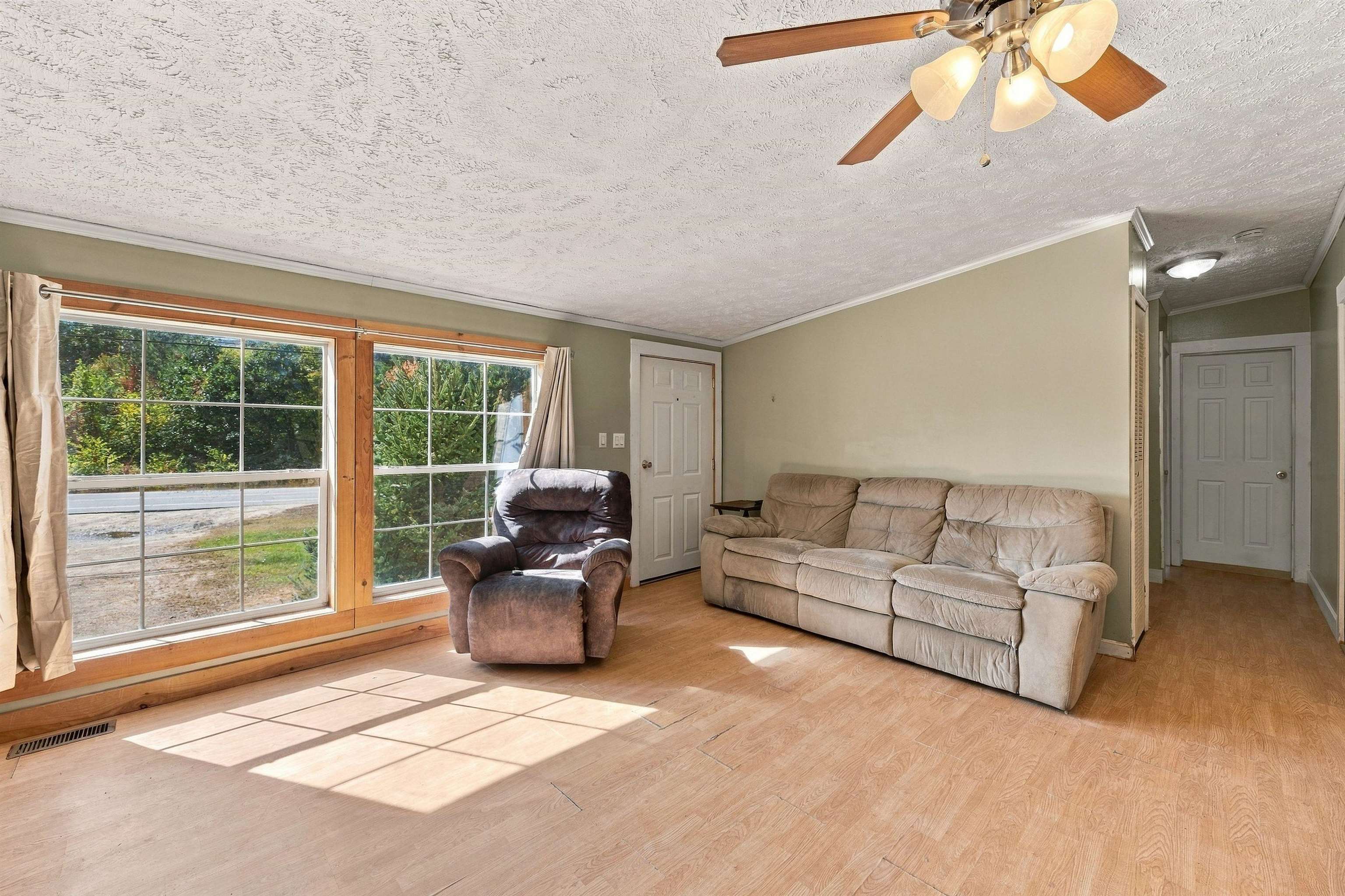 811 Eastside Road Woodstock, NH 03262 - Photo 12 of 55 Gallery Image 12