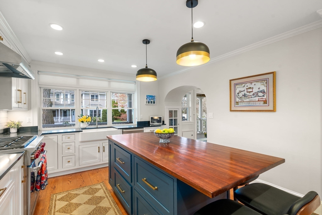 11 Fairlawn Street Needham, MA 02492 - Photo 11 of 40