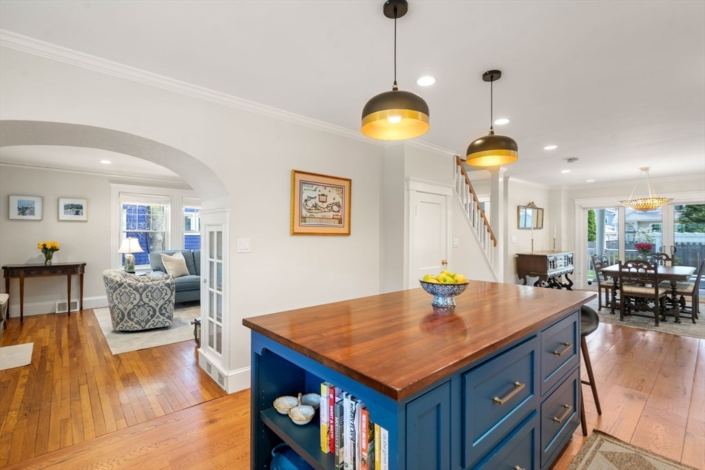 11 Fairlawn Street Needham, MA 02492 - Photo 12 of 40