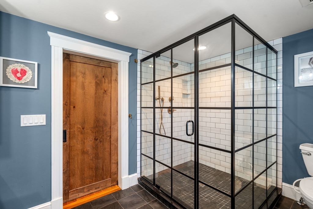 11 Fairlawn Street Needham, MA 02492 - Photo 25 of 40