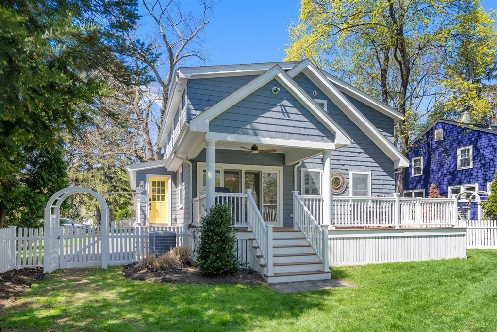 11 Fairlawn Street Needham, MA 02492 - Photo 6 of 40