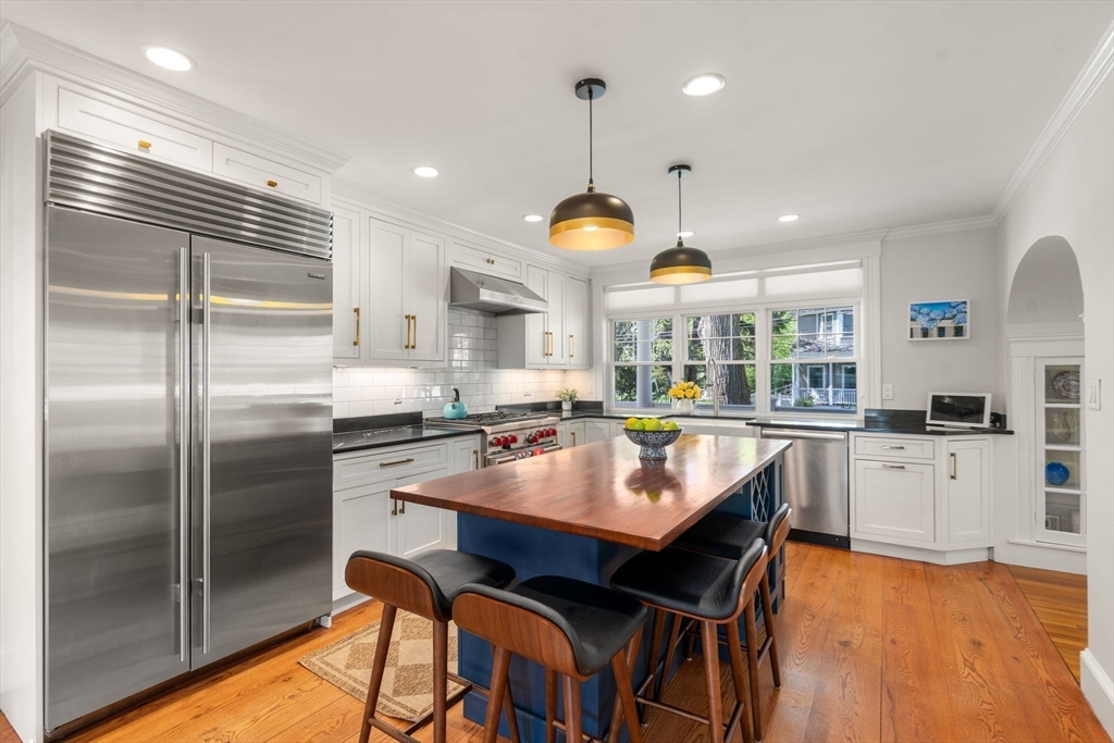 11 Fairlawn Street Needham, MA 02492 - Photo 10 of 40