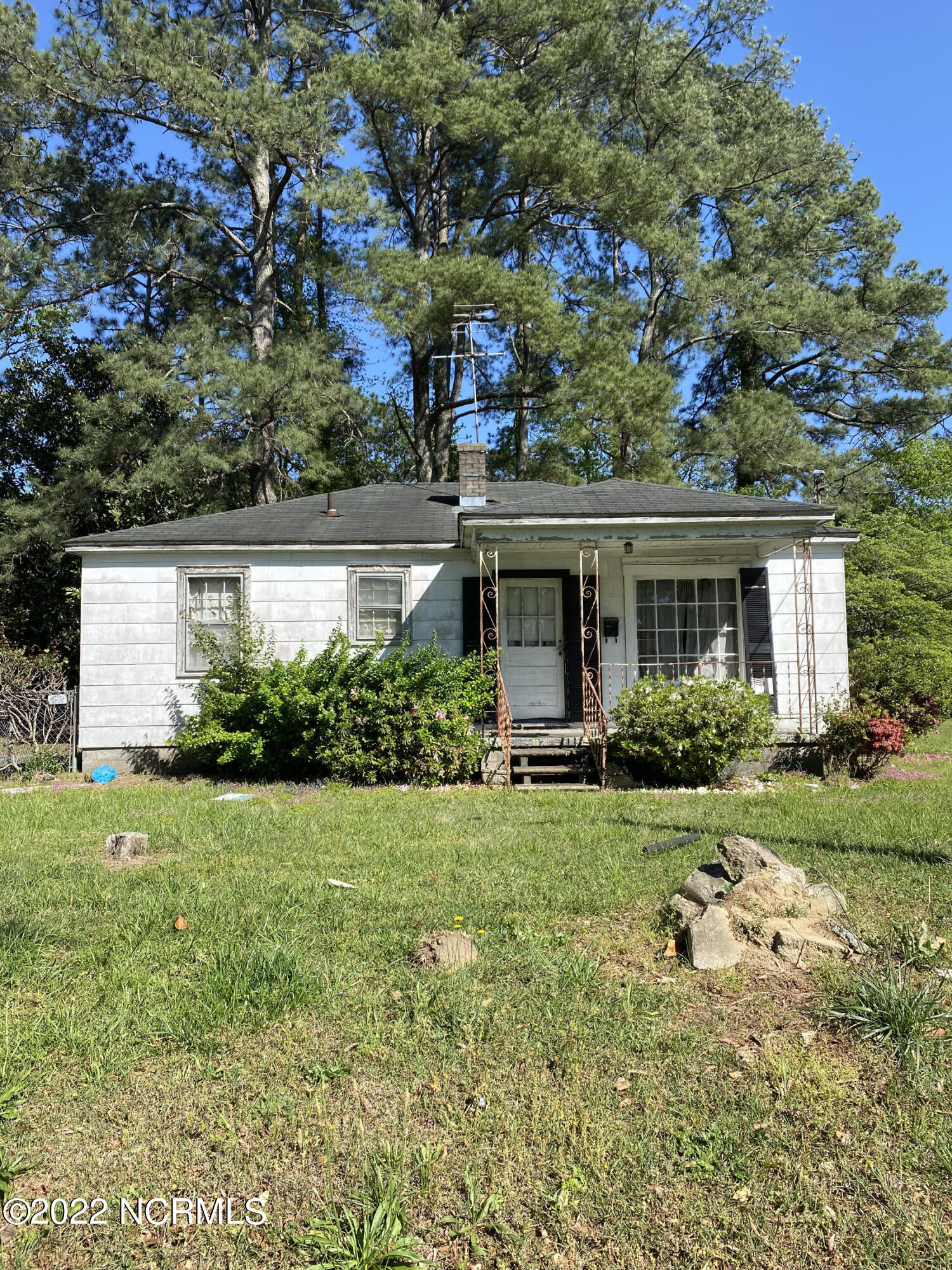1109 Sycamore Road Kinston, NC 28501 - Photo 1 of 24 IMG_3139