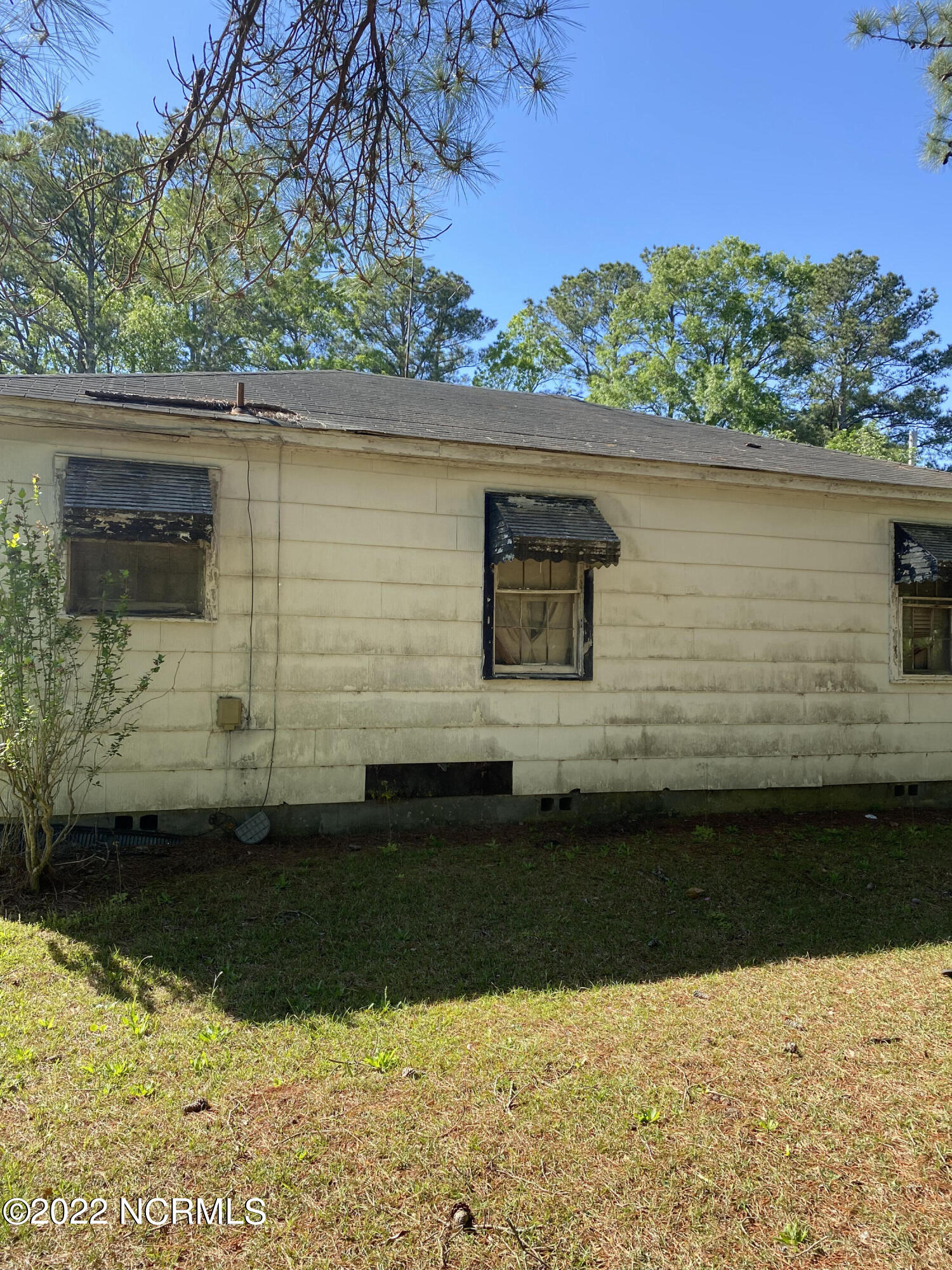 1109 Sycamore Road Kinston, NC 28501 - Photo 3 of 24 IMG_3141