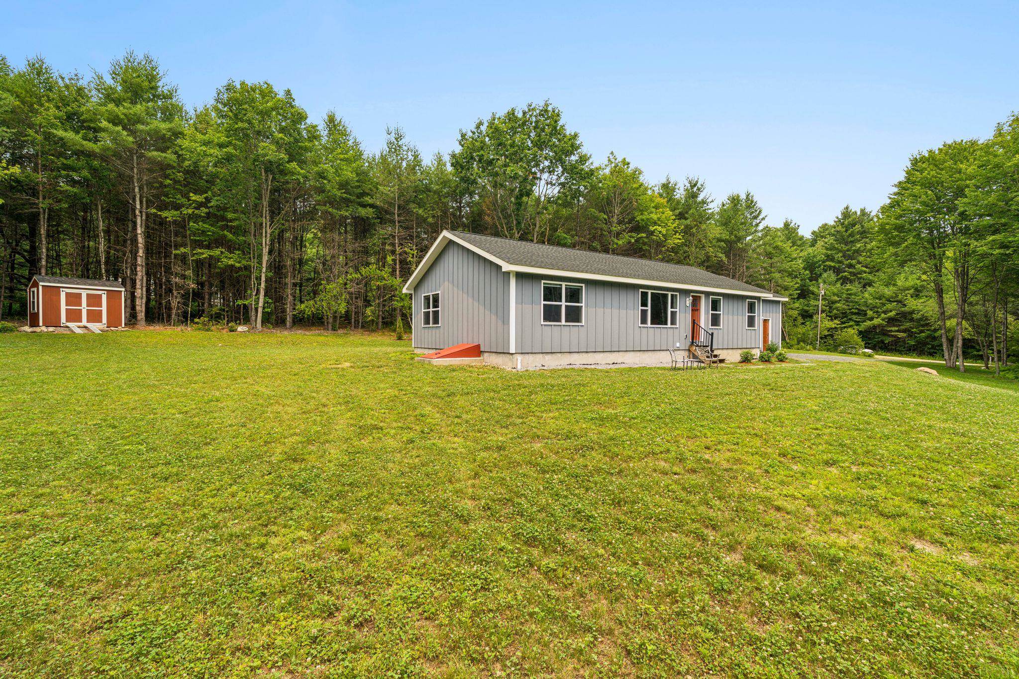 41 Huntoon Brick Farm Road Newport, NH 03773 - Photo 2 of 30