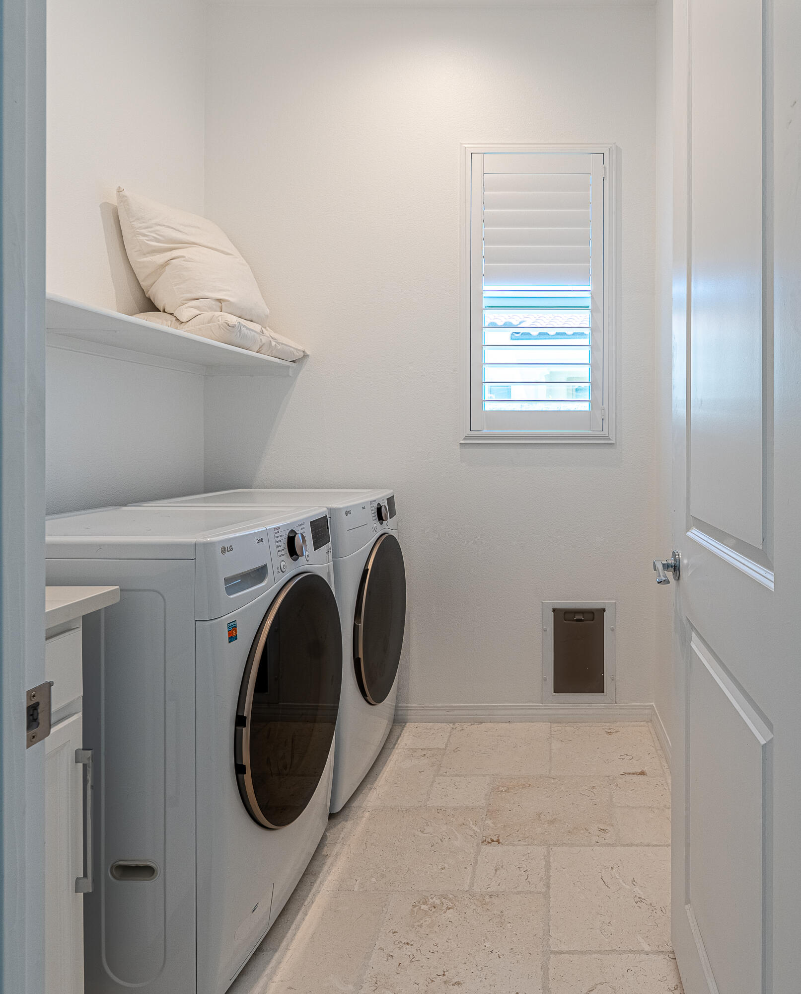 18 Vintage Rancho Mirage, CA 92270 - Photo 33 of 54 a utility room with dryer and washer
