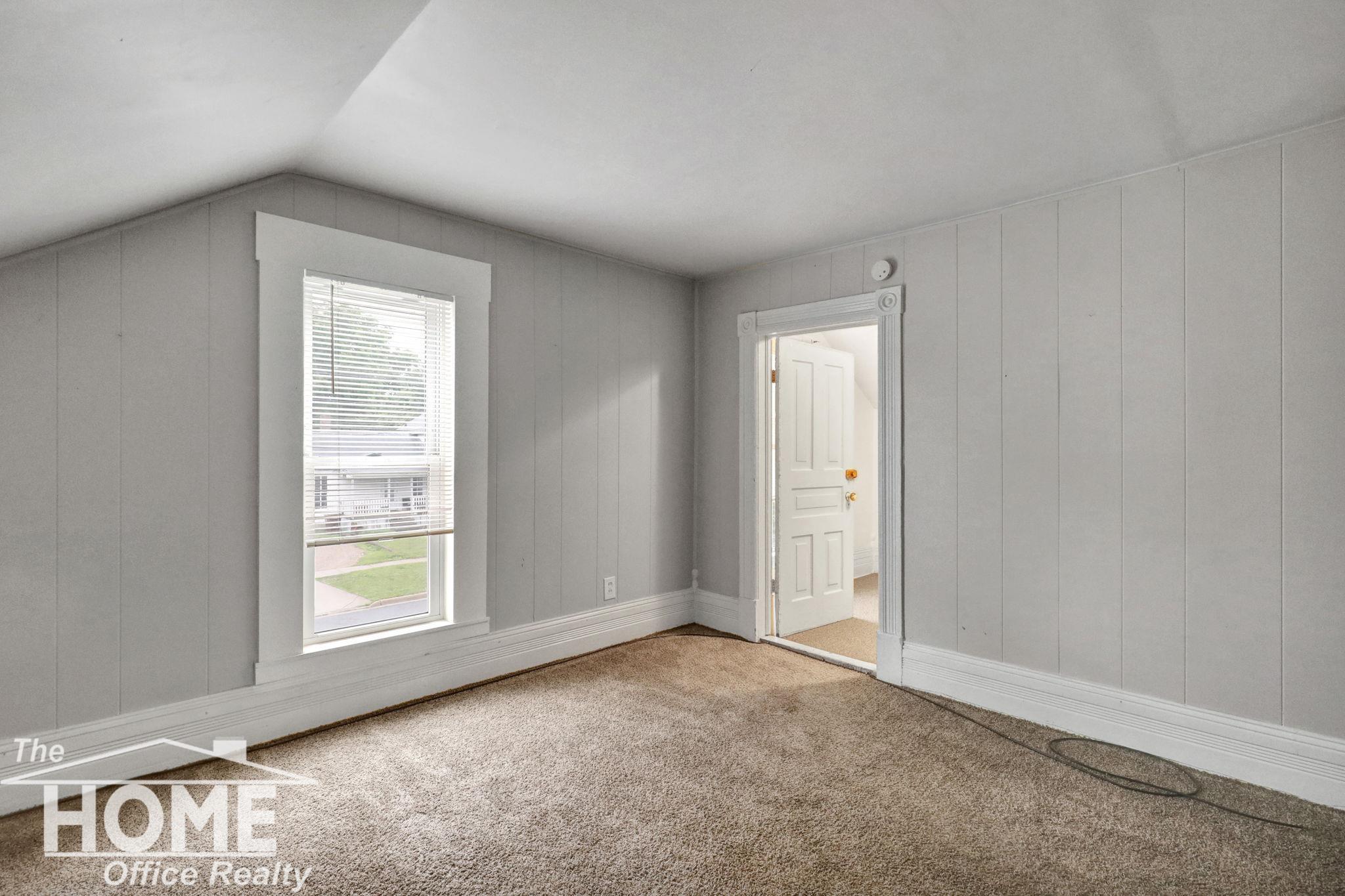 422 Clinton Street Owosso, MI 48867 - Photo 9 of 14
