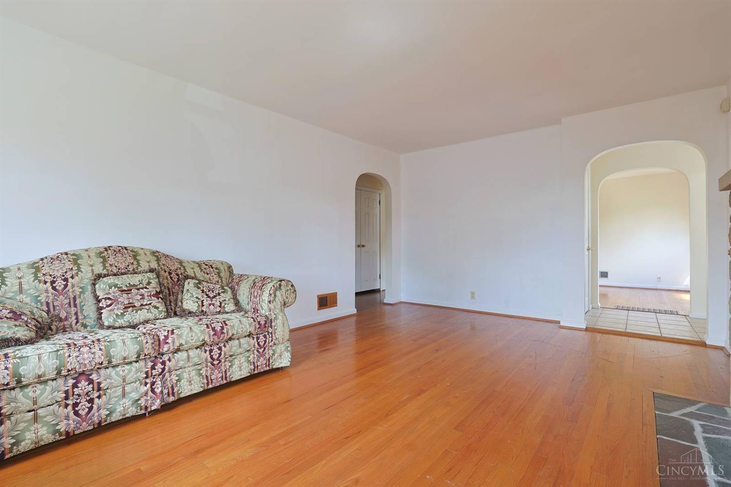 2312 Compton Road Cincinnati, OH 45231 - Photo 8 of 40 Gallery Image 8