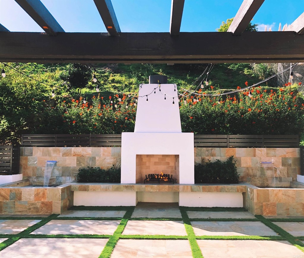 13390 Mango Drive Del Mar, CA 92014 - Photo 1 of 1 a view of outdoor space building and ocean view