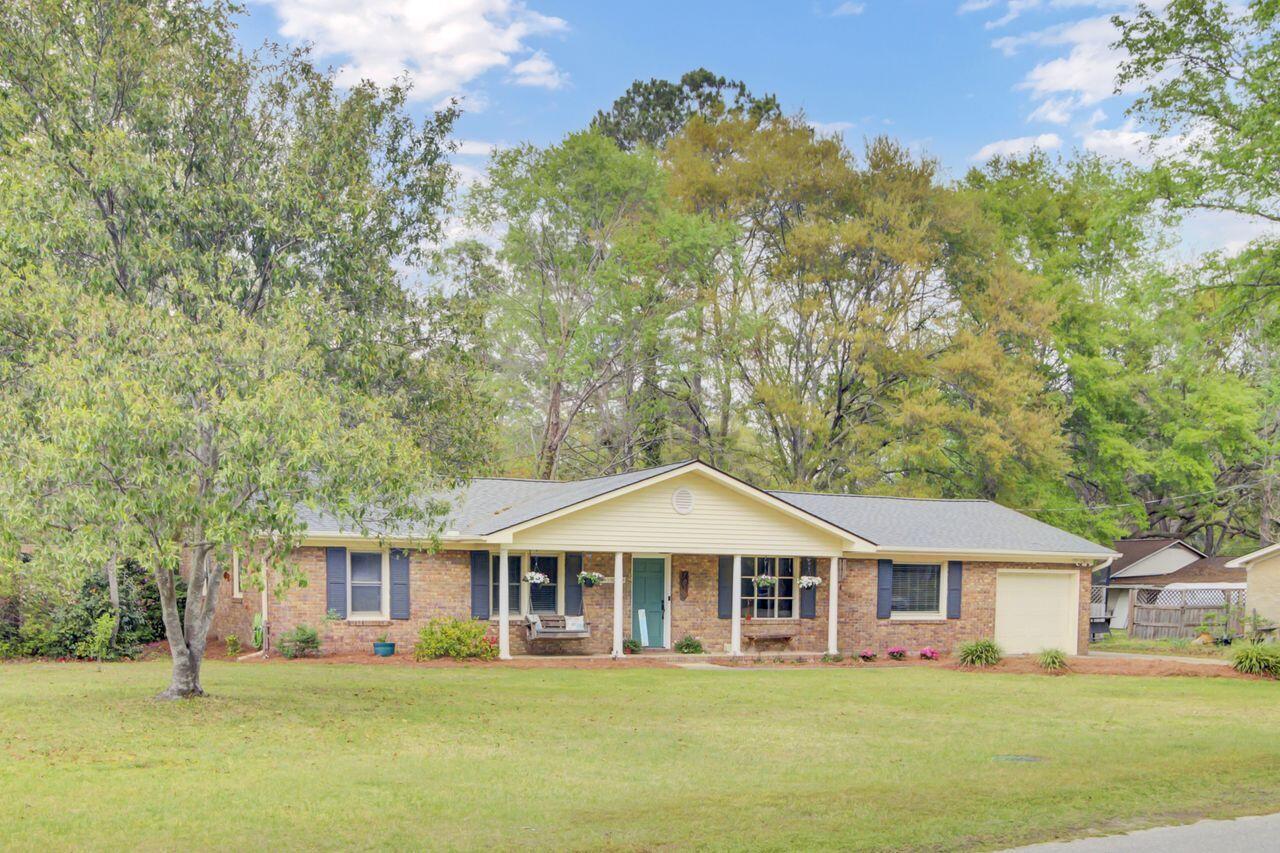 103 Arbor Road Summerville, SC 29485 - Photo 5 of 43 (3)