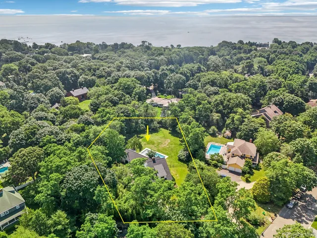 $5,200 | 17 A Oak Meadow Lane, Bellport, NY 11713