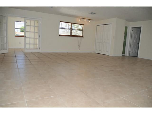 1270 Southwest 5th Avenue Boca Raton, FL 33432 - Photo 12 of 25 Living Room