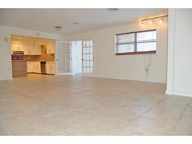 1270 Southwest 5th Avenue Boca Raton, FL 33432 - Photo 20 of 25 Den/Family/Great Room