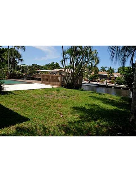 1270 Southwest 5th Avenue Boca Raton, FL 33432 - Photo 7 of 25 Exterior Back