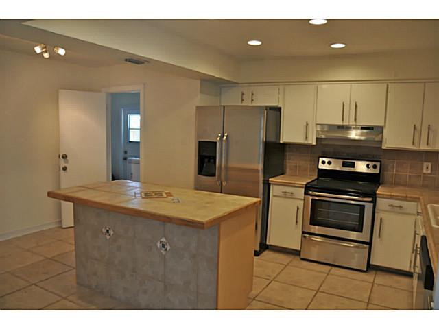 1270 Southwest 5th Avenue Boca Raton, FL 33432 - Photo 10 of 25 Kitchen