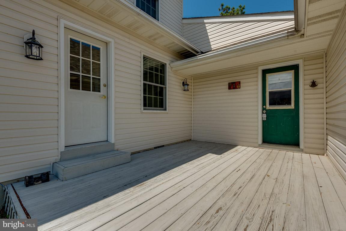 916 Long Point Road Grasonville, MD 21638 - Photo 7 of 27 Front Porch/Deck