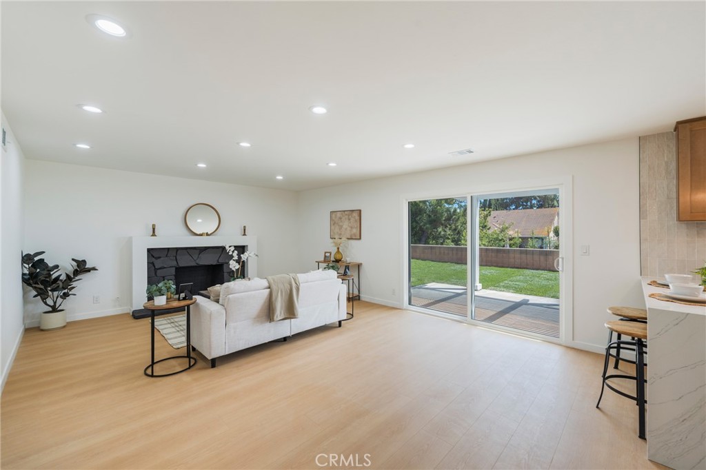 938 Oakcrest Avenue Brea, CA 92821 - Photo 11 of 37