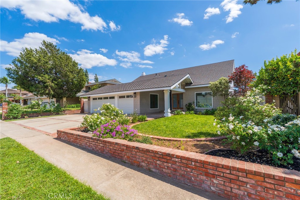 938 Oakcrest Avenue Brea, CA 92821 - Photo 2 of 37