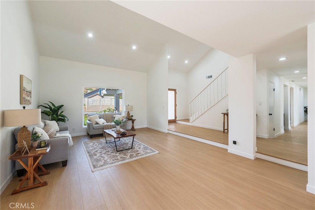 938 Oakcrest Avenue Brea, CA 92821 - Photo 3 of 37