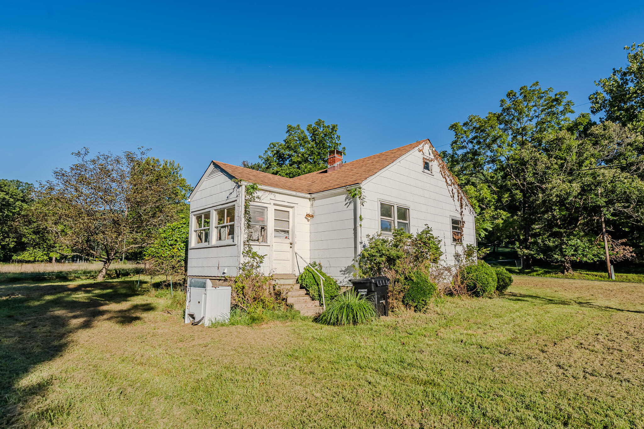 5502 Ridgelea Road Roanoke, VA 24018 - Photo 3 of 42 L1001455-HDR