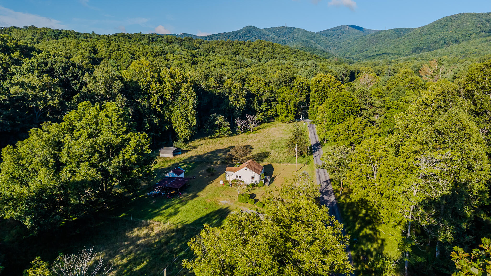 5502 Ridgelea Road Roanoke, VA 24018 - Photo 36 of 42 DJI_20250825082021_0253_D